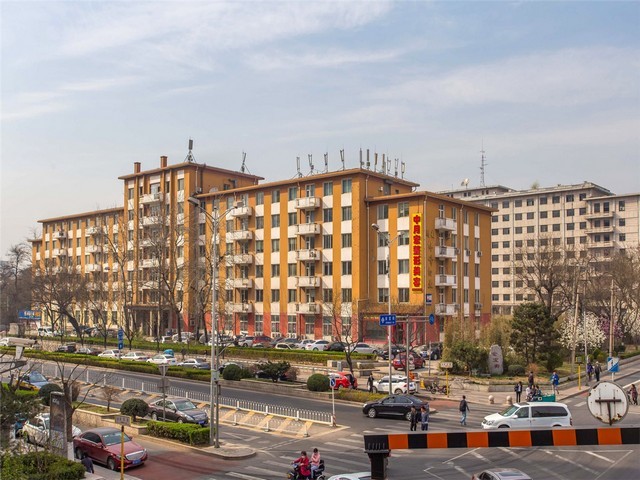 大型会议室桌椅厂家供应